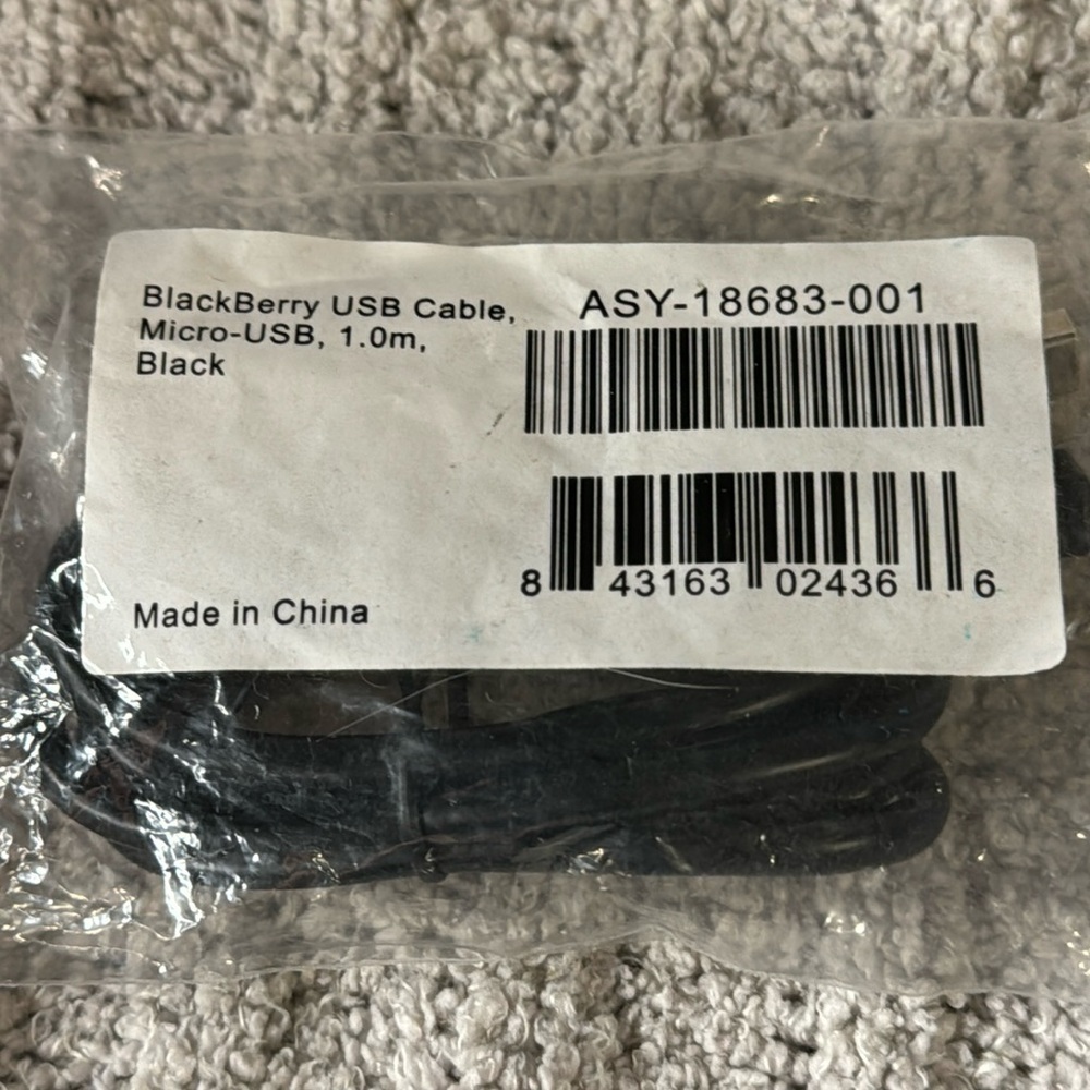 Rare NIP VINTAGE BLACKBERRY USB cable- Micro-USB, 1.0m, Black